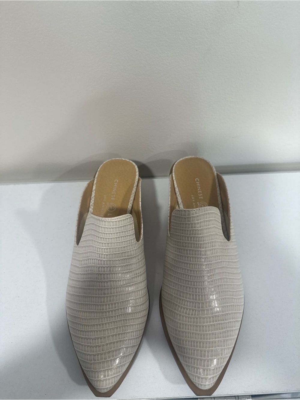 Chinese Laundry Lizard-Embossed Cream Pointed-Toe Mule